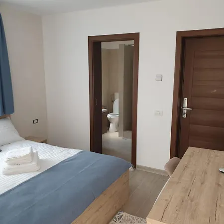 Гостевой дом Pensiunea Lotus